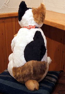 Cuddly（カドリー）猫ぬいぐるみ 小春 三毛猫 - 猫グッズ・猫雑貨のお