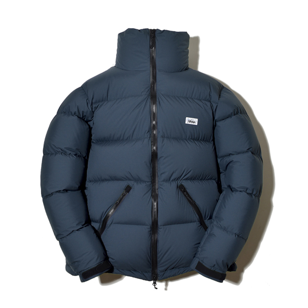 ナンガ史上最高の940FP超撥水ダウンを惜しみなく使用。最強の街着