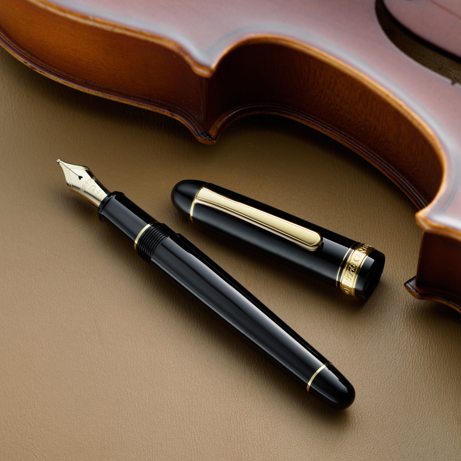 Platinum #3776 Century Fountain Pen - Black with Gold Trim – Atlas
