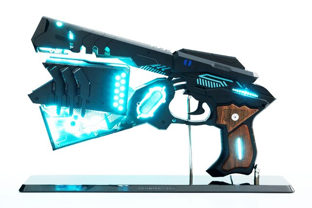 リアル過ぎる約8万円「ドミネーター」に専用ディスプレイスタンド