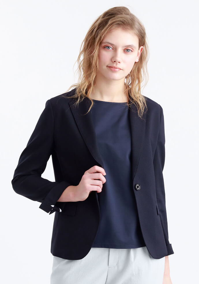 初の女性版が登場！「トロッタージャケット」3型発売