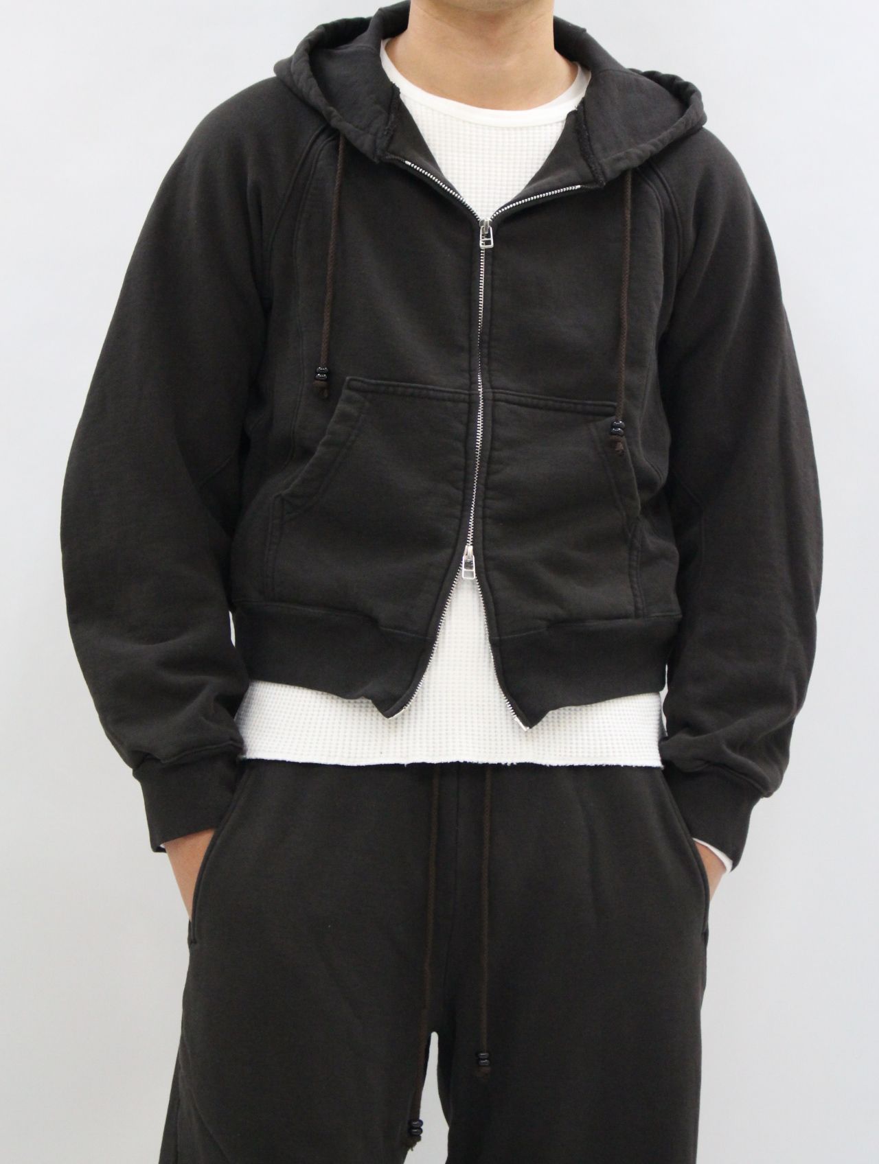 NVRFRGT - 【25SS】パネルド ジップアップ フーディー パーカー
