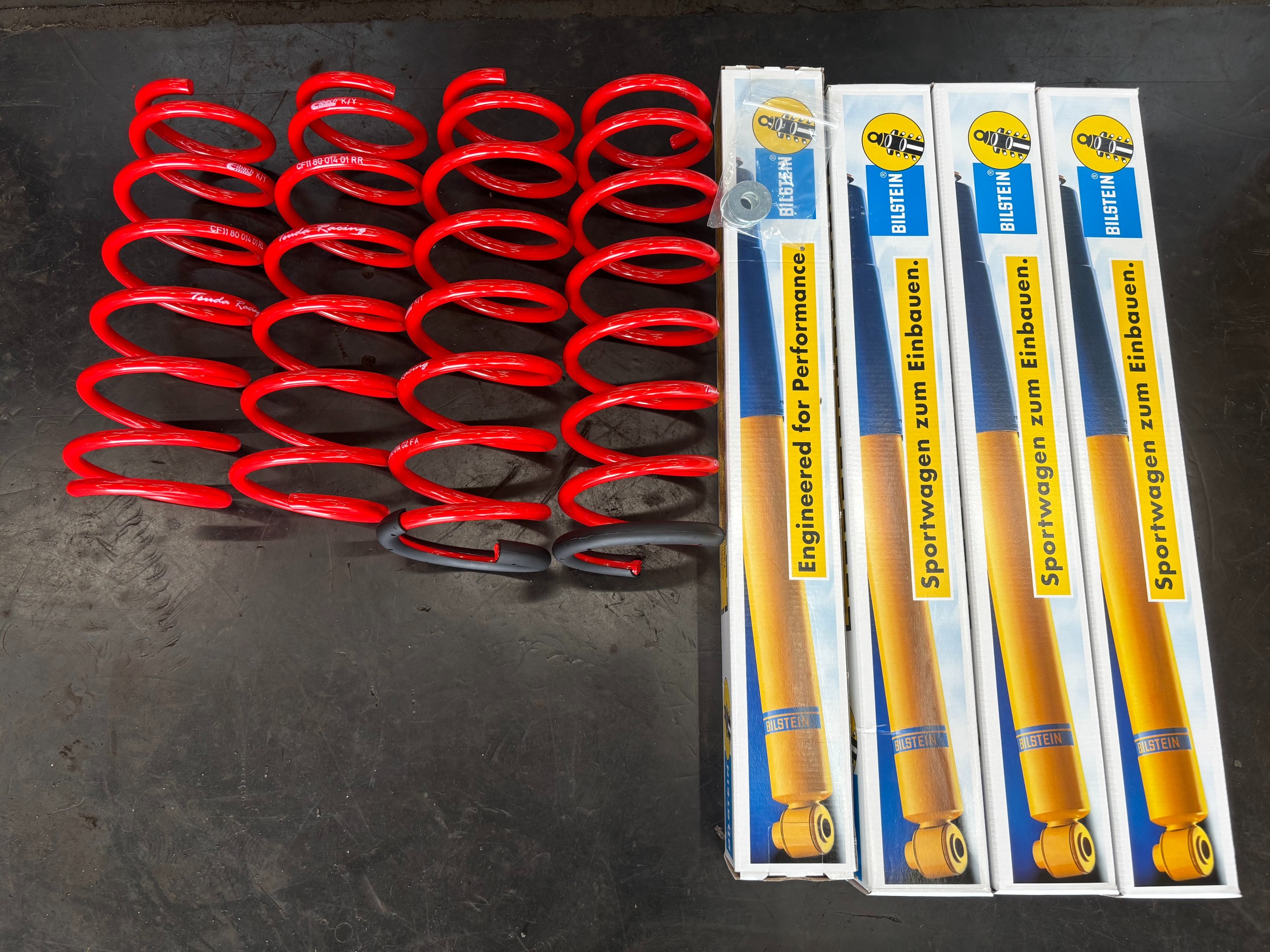 スズキ ジムニーシエラに津田レーシングDAMSELユーロサスペンション