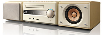 新カラーとフラット＆ロースタイルを採用し、インテリアとの