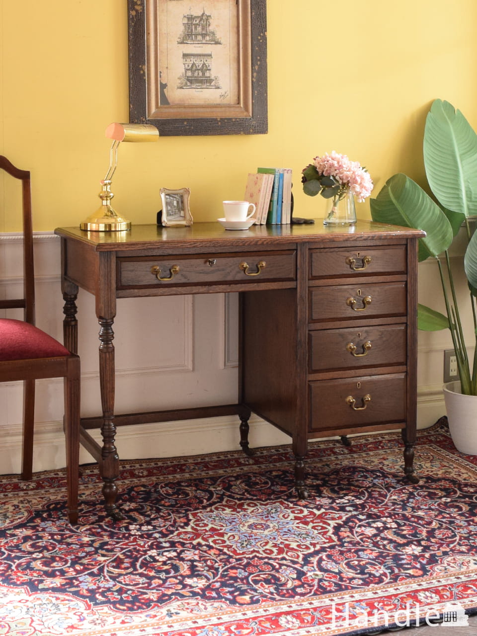クラシックなアンティーク家具、素敵なライティングデスク（机）(q-465
