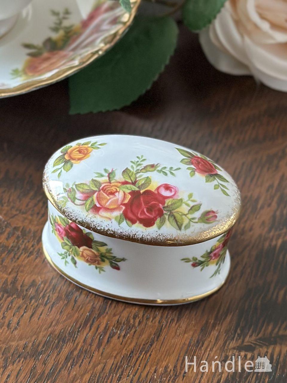 フランスで見つけたアンティークの小物入れ、セルロイドのトリンケット