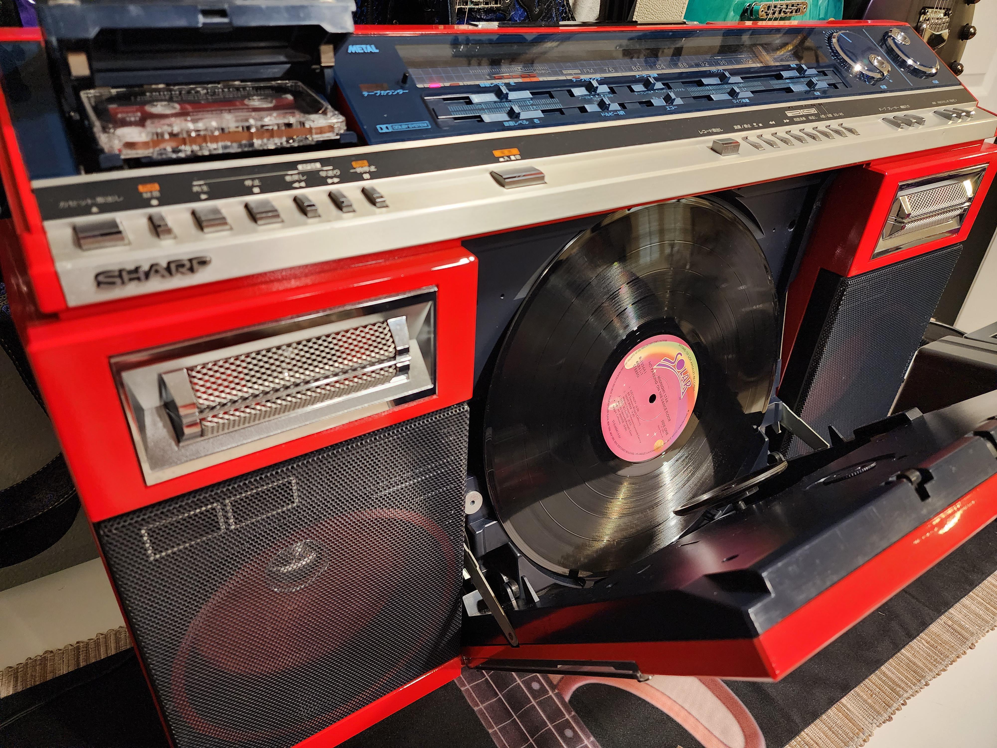 80年代初期のブームボックス - Sharp VZ-V2R - AM/FM、カセット