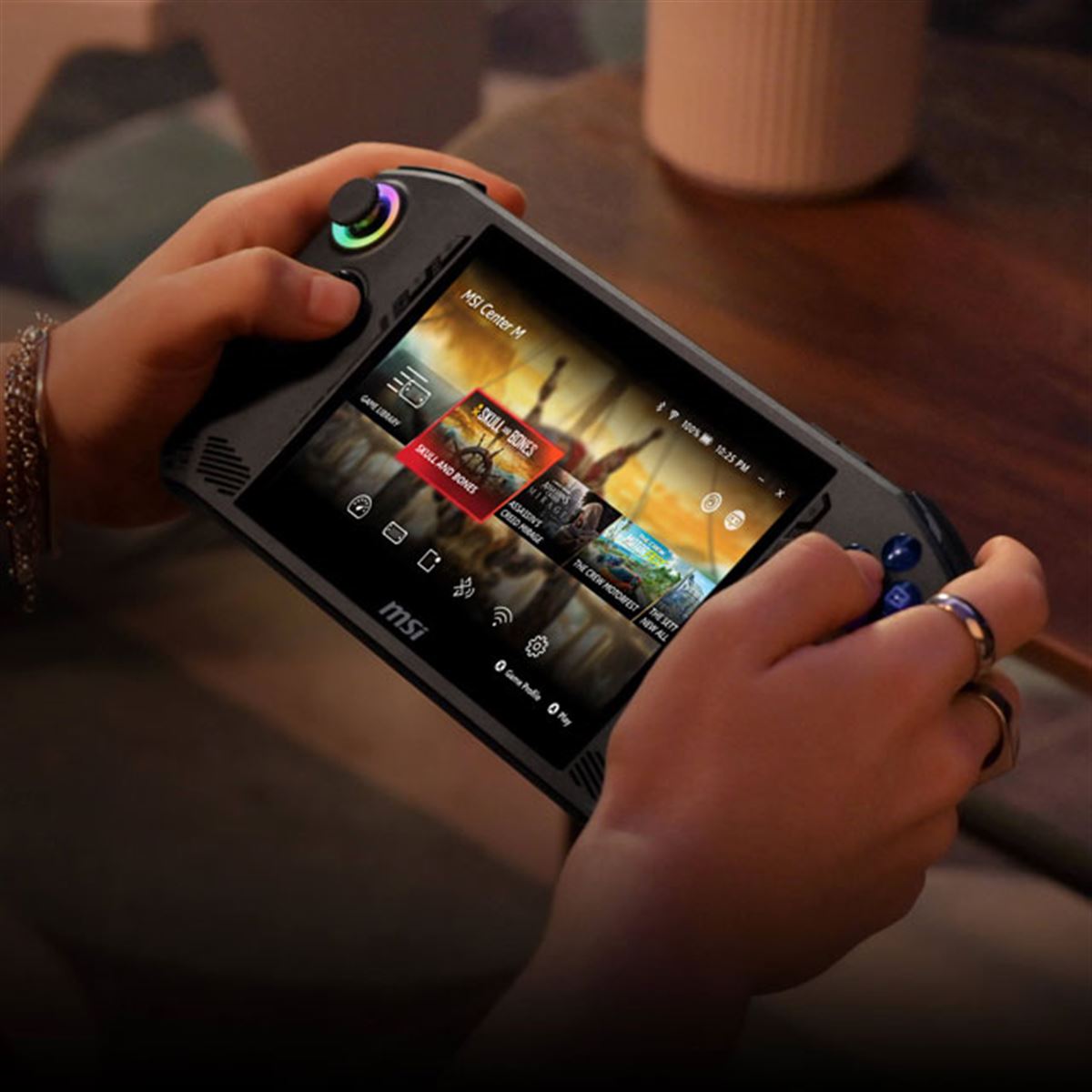 MSI、Core Ultra搭載の7型ポータブルゲーミングパソコン「Claw A1M