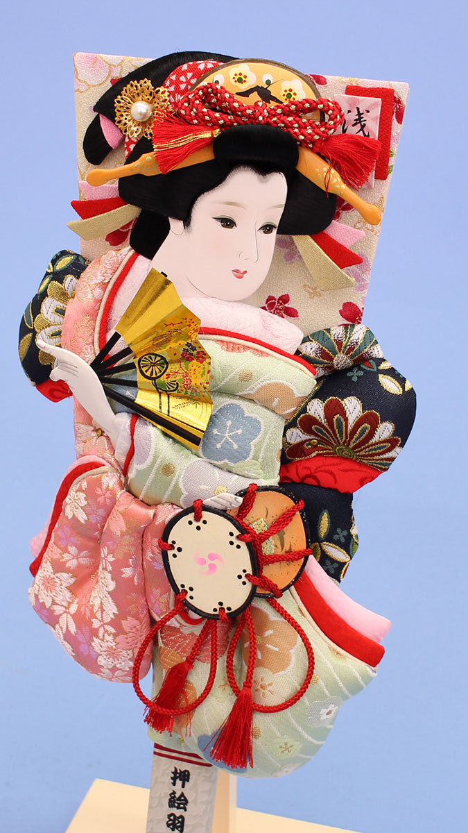 押絵羽子板13号 桜華 アイボリー台付き – 寿鳳人形の東芸