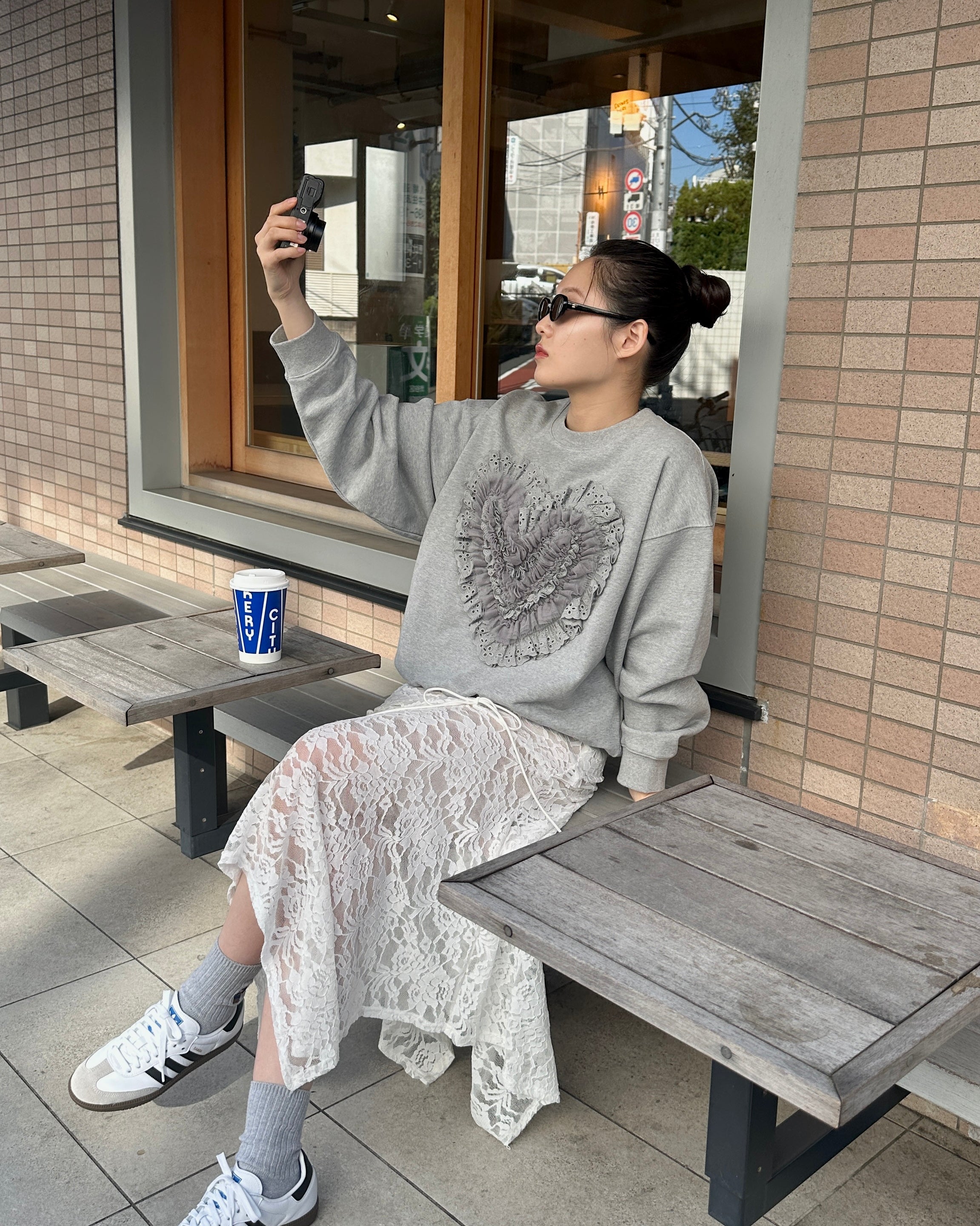 Cotton lace heart sweatshirt (gray)