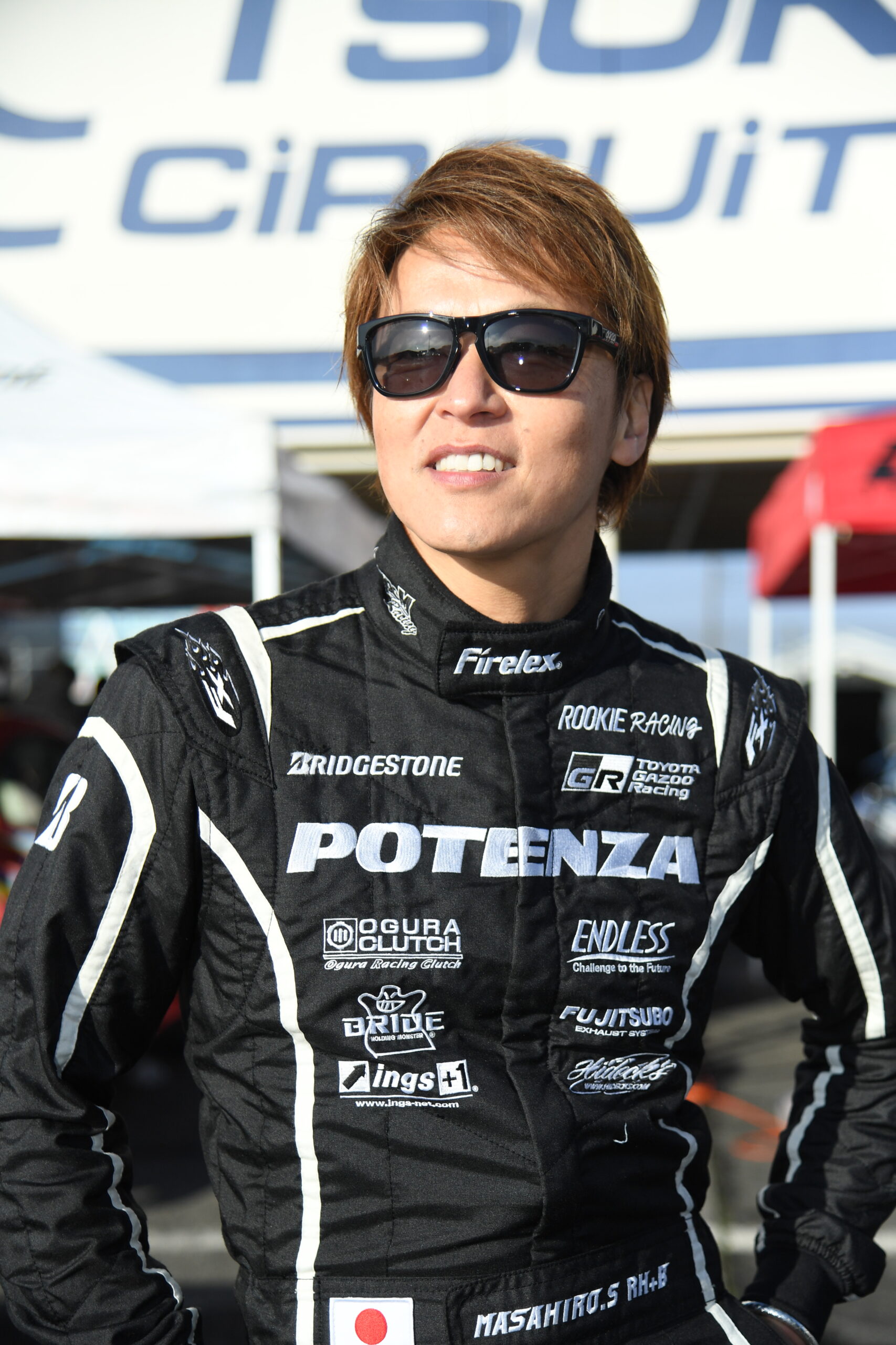 レーシングドライバーのマイカーアタック「佐々木雅弘選手は自身の