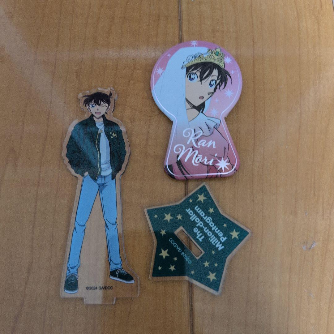 名探偵コナン 工藤新一 毛利蘭 アクスタ．缶バッチまとめ売り - メルカリ