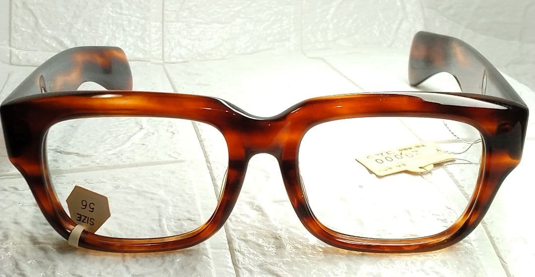 ジョン 　H&C ブラウン ファッション・べっ甲柄メガネ 56-20 べっ甲メガネが人気！その魅力や似合う人について徹底解説！ | OWNDAYS