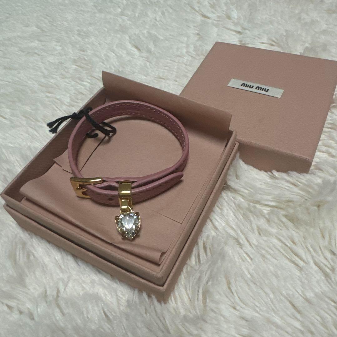 miumiu ハート クリスタル レザー ブレスレット miumiu ミュウミュウ ハートクリスタル レザーブレスレット - メルカリ