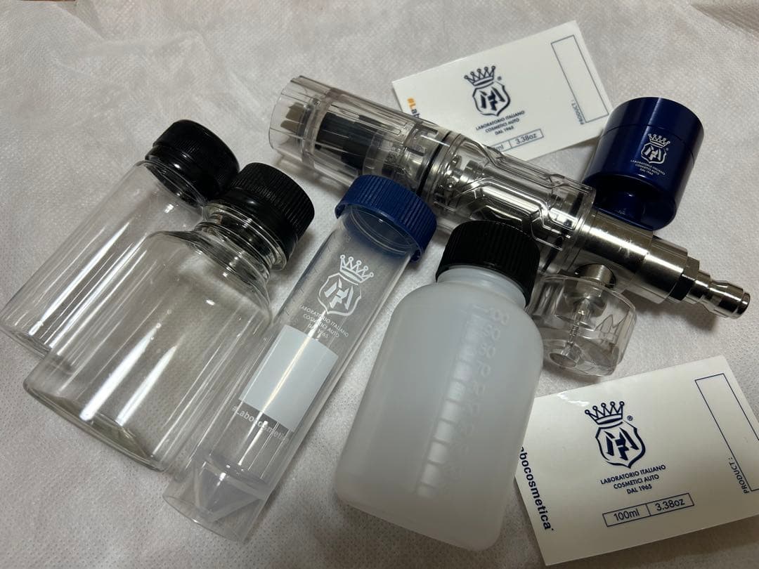 ラボコスメティカ　リバーススノーフォームランス Beauty Creations x Tim Burton's Corpse Bride Wilted Roses Lip Oil