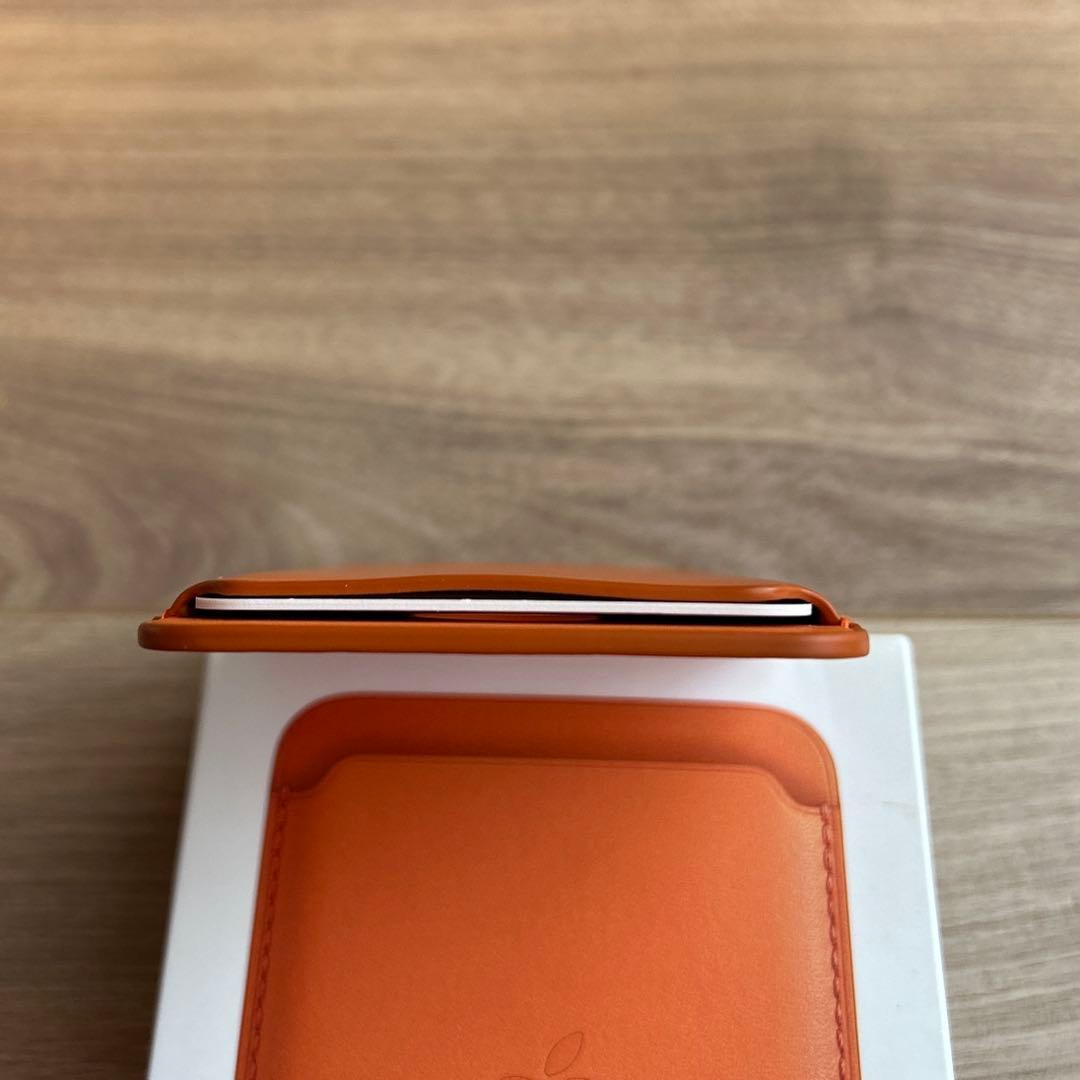 Apple MagSafe Wallet レザー Wallet 純正 オレンジ - メルカリ