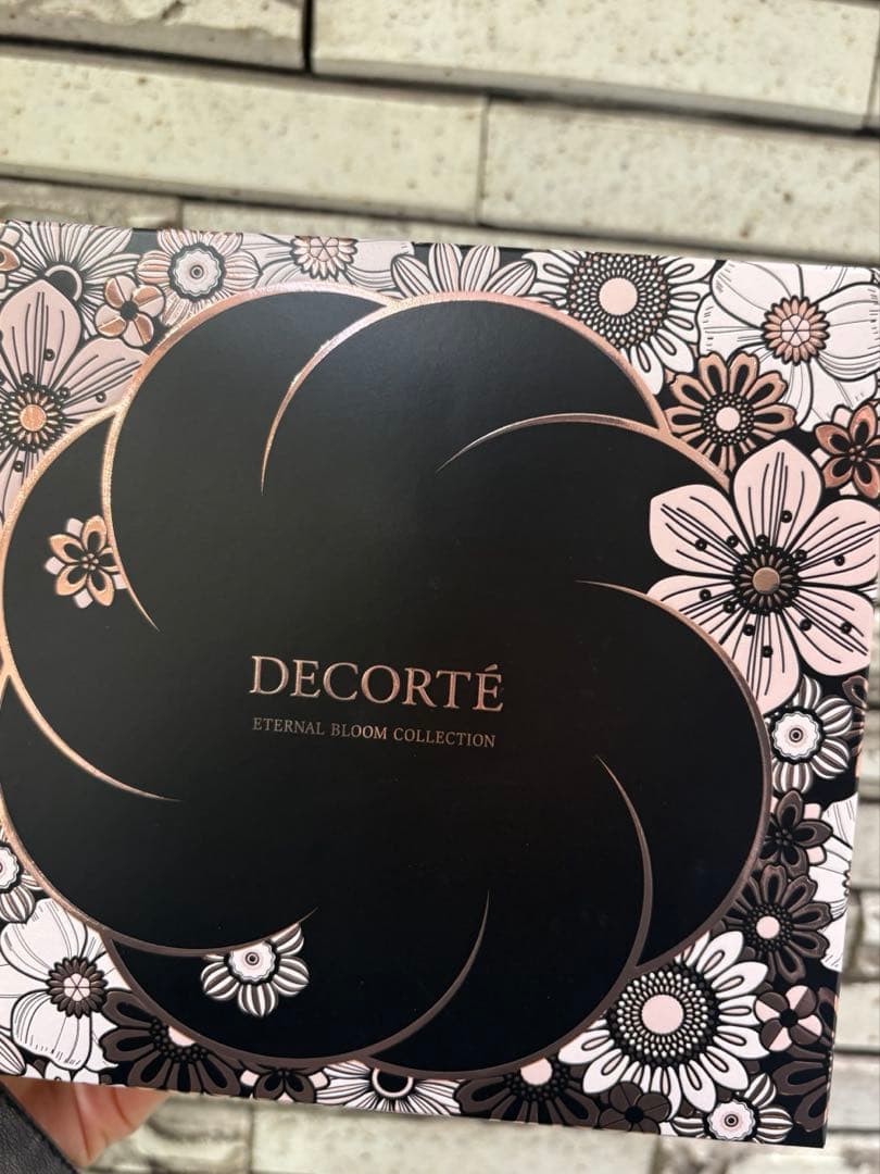 コスメデコルテ クリスマスコフレ2025 エターナルブルームコレクション