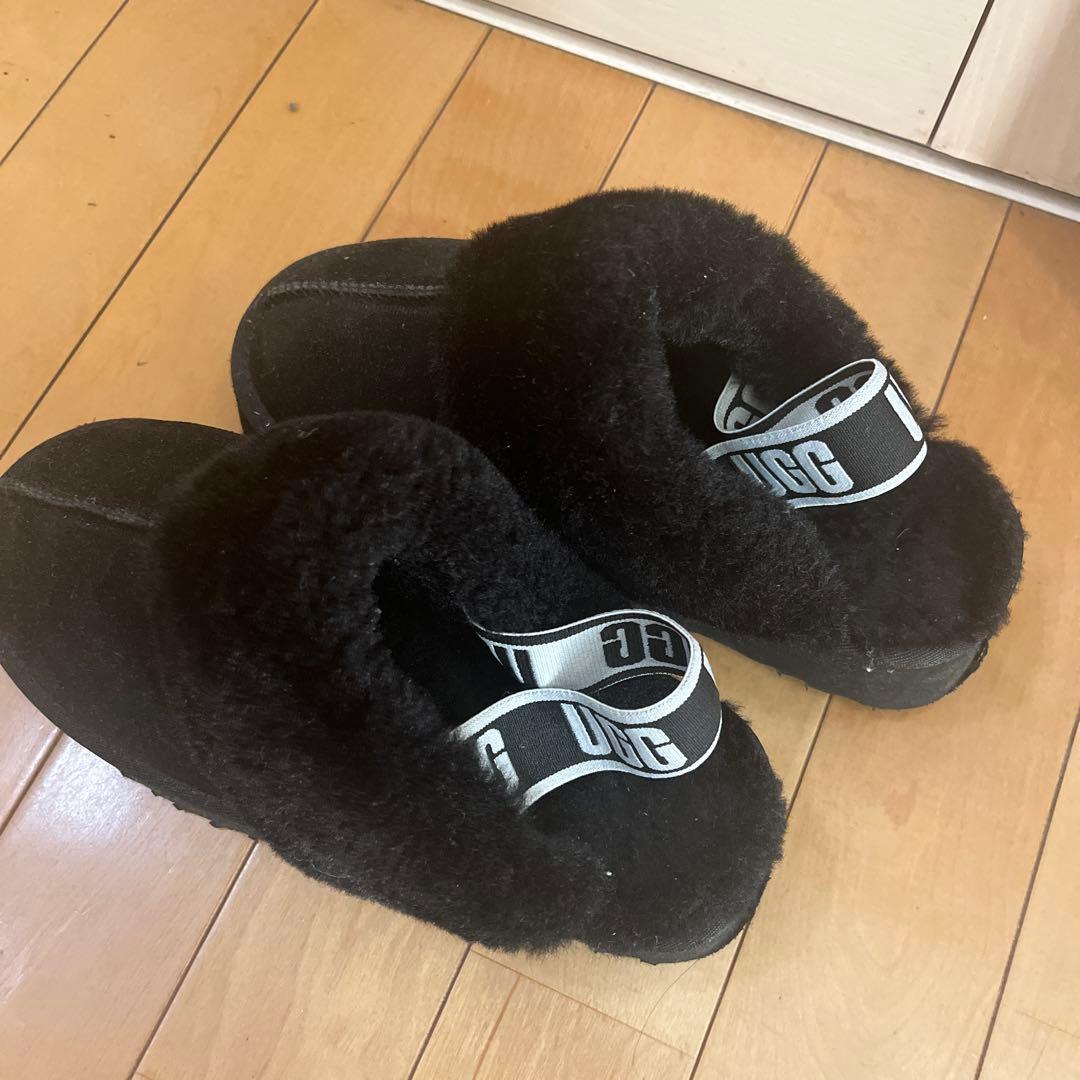 UGG ブラック スエード スリッパ　厚底 UGG（アグ） スリッポン シューズ レディース スエード 厚底