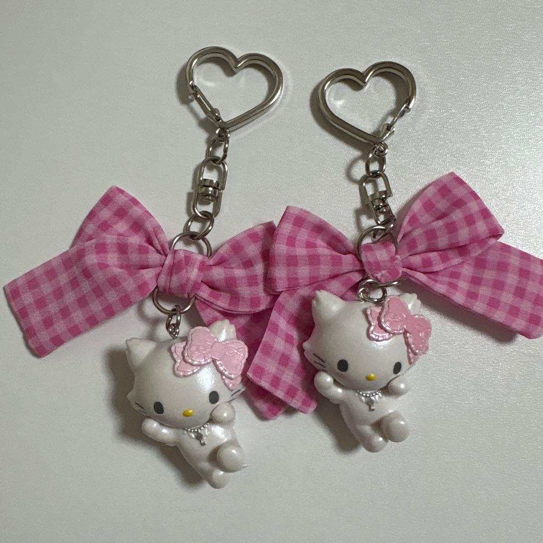 サンリオ チャーミーキティ シークレットキーホルダー - メルカリ