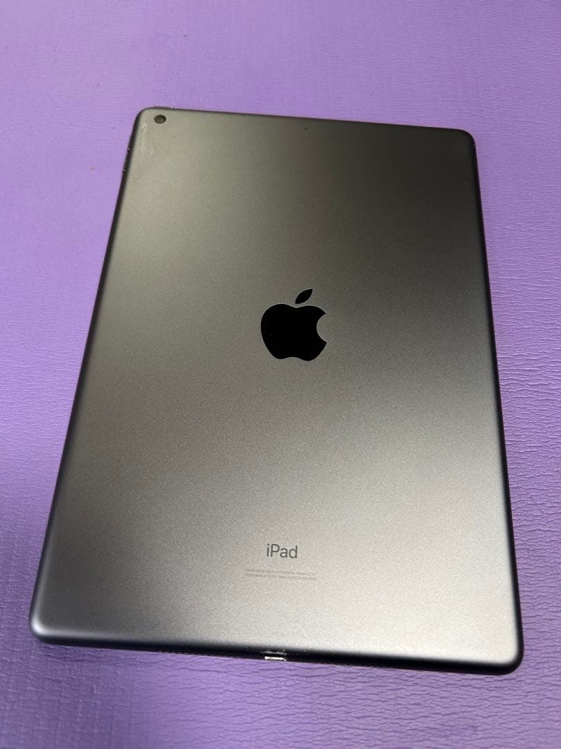 美品　電池86% iPad 7 第7世代 32 GB Wi-Fi スペースグレイ Amazon.co.jp: 【整備済み品】 Apple iPad (第7世代) Wi-Fi +