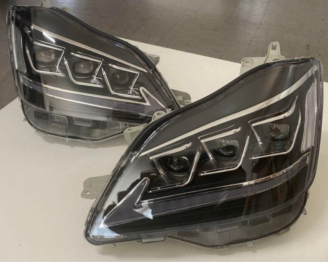 18クラウン ヘッドライト 3眼 レクサス風 18系クラウン 社外 LEDヘッドライトユニット 3眼 レクサススタイル