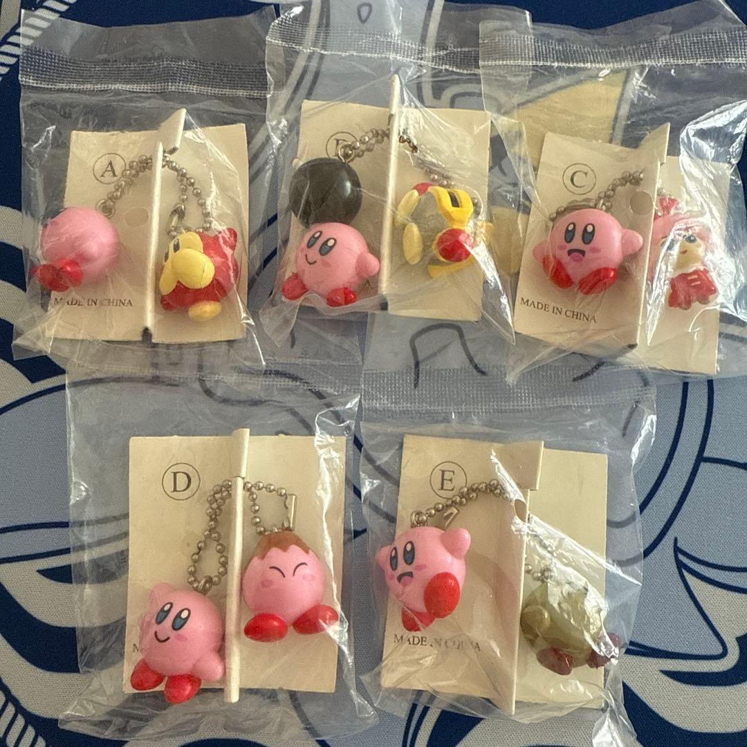 星のカービィ 64 カービィホルダー【未開封】5種コンプ 星のカービィ Wii デラックス』のカラフルなカービィたちがソフビに