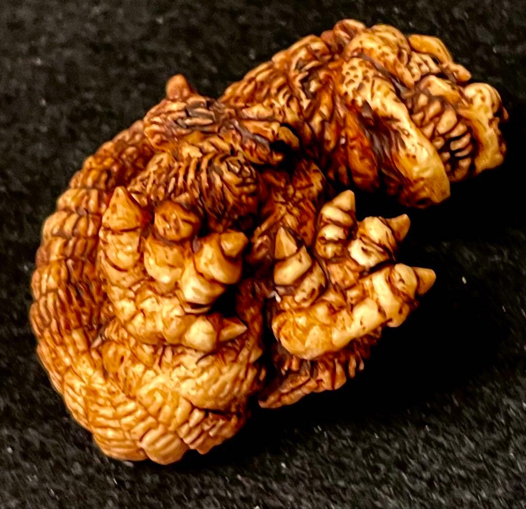 東宝怪獣根付 初代ゴジラ 木札 木箱付き ゴジラ 1954 未使用品 - メルカリ